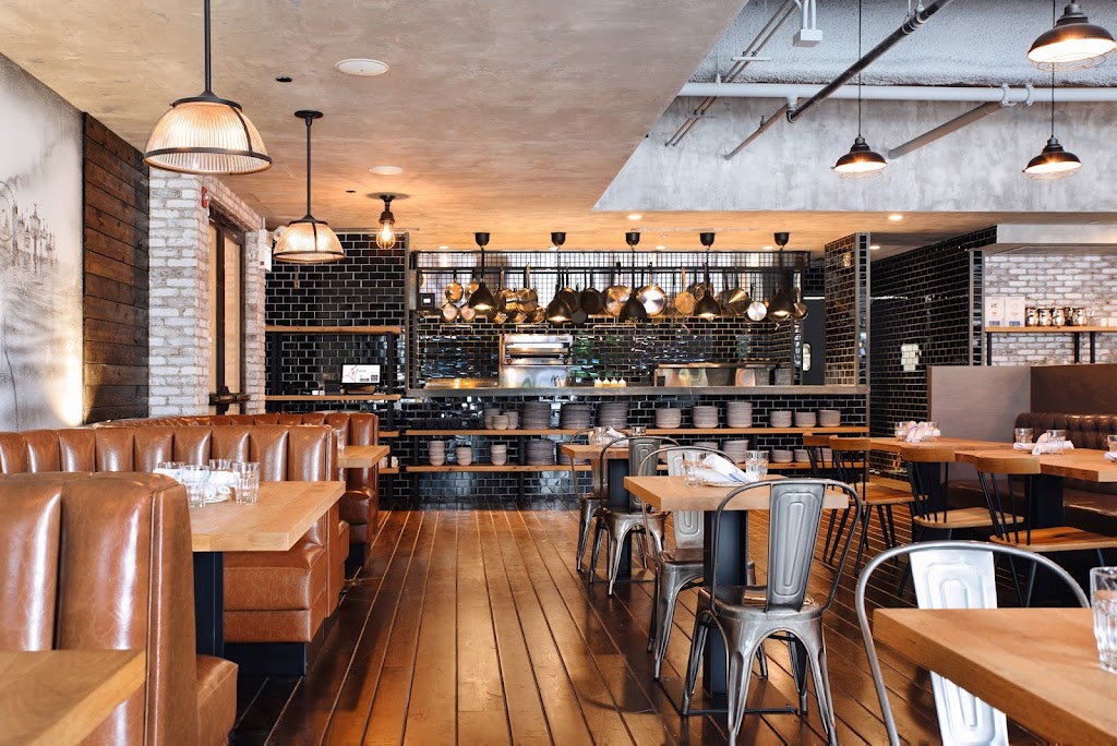 Land & Lake Kitchen 60601