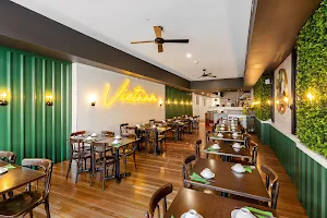 La Sen Vietnamese Restaurant image
