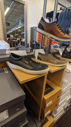 Shoe Store «DSW Designer Shoe Warehouse», reviews and photos, 11500 Burleigh St., Wauwatosa, WI 53222, USA
