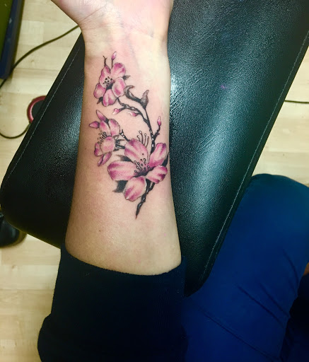Explore simple flash tattoo ideas, creative tattoo ideas in Anniston, available at Infinity Ink