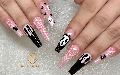 Deluxe Nails image