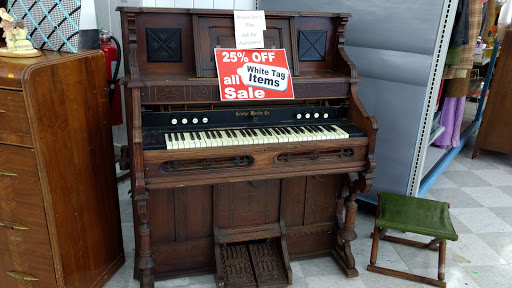 Thrift Store «This-N-That Thrift Store Vancouver Plaza», reviews and photos, 7601 NE Vancouver Plaza Dr, Vancouver, WA 98662, USA