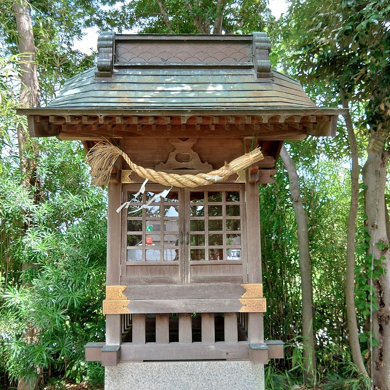 䆴三柱神社