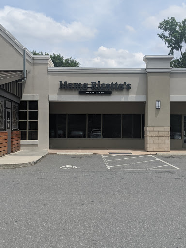 Shopping Mall «Kings Pointe Shopping Center», reviews and photos, 601 S Kings Dr, Charlotte, NC 28204, USA