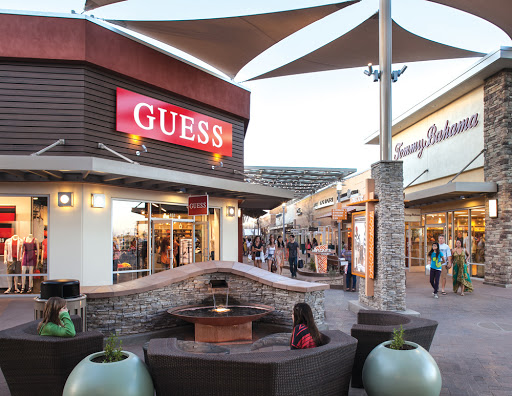 Shopping Mall «Phoenix Premium Outlets», reviews and photos, 4976 Premium Outlets Way, Chandler, AZ 85226, USA
