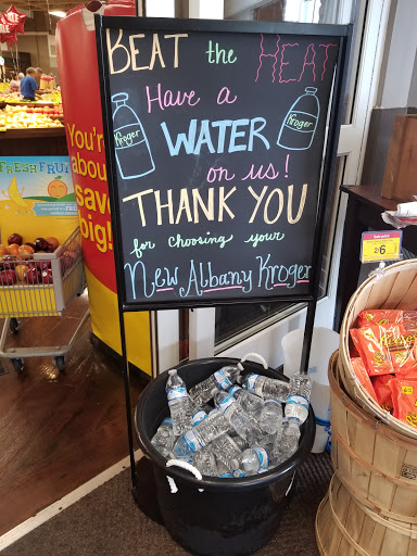 Grocery Store «Kroger», reviews and photos, 5161 Hampsted Village Center Way, New Albany, OH 43054, USA