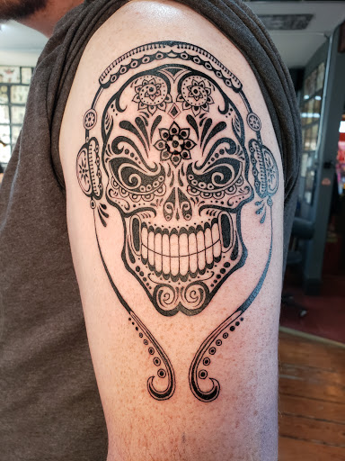 Tattoo Shop «Atlas Tattoo Studio», reviews and photos, 4543 N Albina Ave, Portland, OR 97217, USA