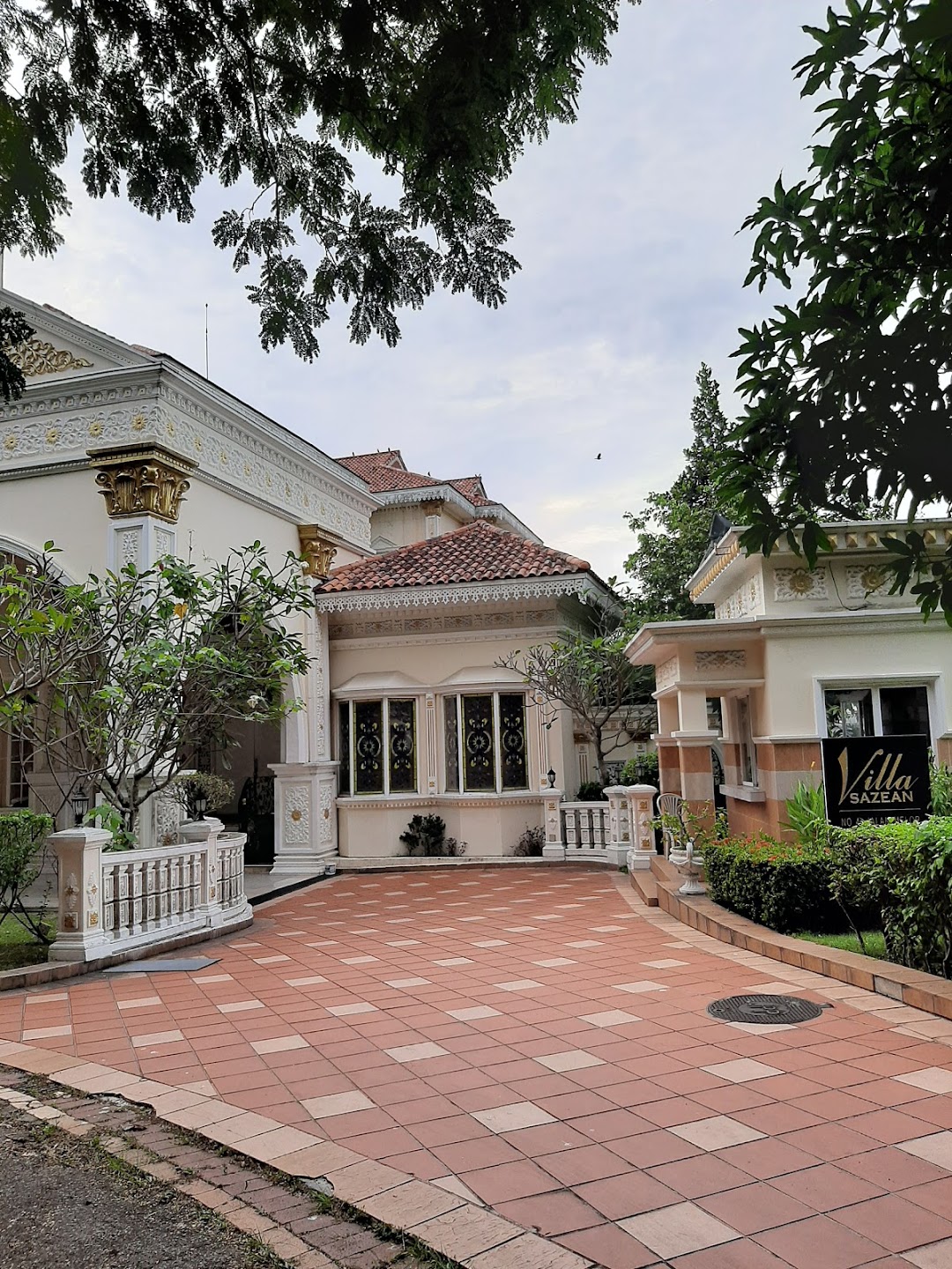 Sazean Villa
