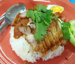 ก๋วยเตี๋ยวเรือเจ๊ศรี ข้าวมันไก่ ข้าวหมูแดงกรอบ photo