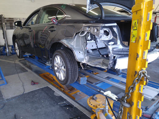 Auto Body Shop «Caliber Collision», reviews and photos, 5 Auto Center Dr, Tustin, CA 92782, USA