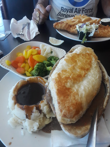 British Restaurant «Cricketers British Pub & Restaurant Dunedin», reviews and photos, 2634 Bayshore Blvd, Dunedin, FL 34698, USA