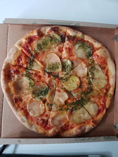 Mega Pizza - Pizza