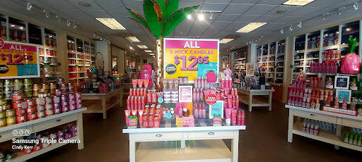 Outlet Mall «Sanibel Outlets», reviews and photos, 20350 Summerlin Rd, Fort Myers, FL 33908, USA