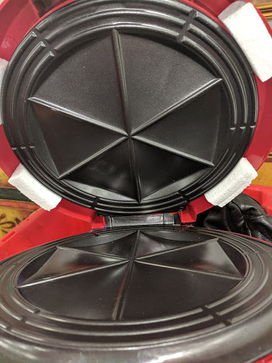 Thrift Store «OddBalls Nifty Thrift», reviews and photos, 530 NE 13th St, Fort Lauderdale, FL 33304, USA