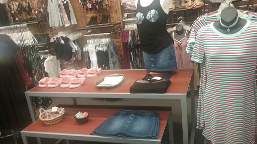 Fashion Accessories Store «Ragstock», reviews and photos, 420 Division St S, Northfield, MN 55057, USA