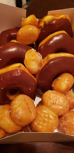 Donut Shop «Donut Palace», reviews and photos, 3917 E Belknap St, Haltom City, TX 76111, USA