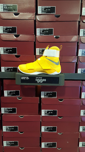 Clothing Store «Nike Factory Store», reviews and photos, 10700 Factory Shop Blvd, Gulfport, MS 39503, USA