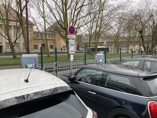 Borne de recharge de véhicules électriques Pass Pass électrique Station de recharge Lille