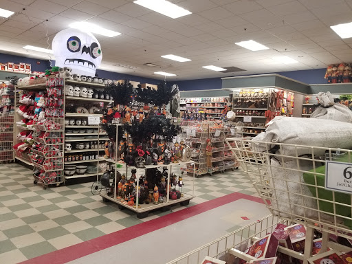 Home Goods Store «Christmas Tree Shops», reviews and photos, 15 Backus Ave Suite 42, Danbury, CT 06810, USA