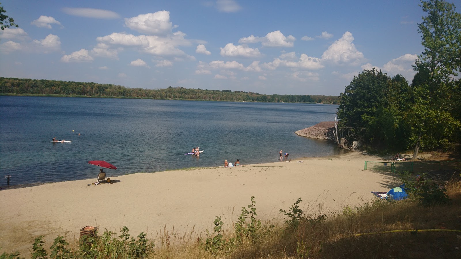 Foto von Strandbad Sandersdorf mit türkisfarbenes wasser Oberfläche