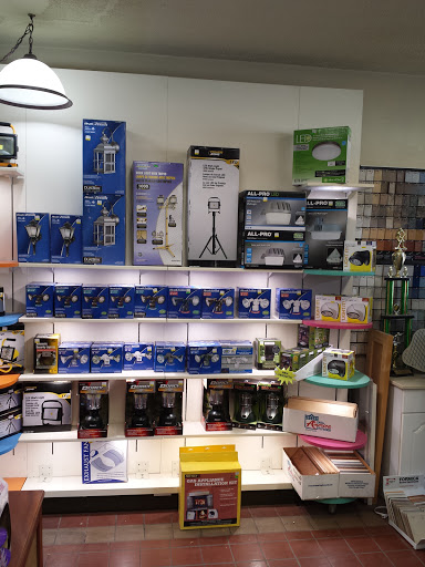 Hardware Store «Pointe Hardware & Lumber», reviews and photos, 15020 Kercheval Ave, Grosse Pointe Park, MI 48230, USA