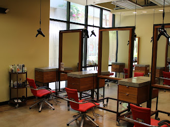 Pyure Salon-Coconut Creek