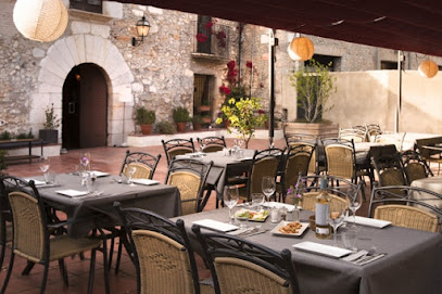 La Sal Restaurant - Carrer de l,Armentera, s/n, 17473 Saldet, Girona, Spain