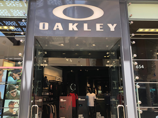Sunglasses Store «Oakley Store», reviews and photos, 654 Spectrum Center Dr, Irvine, CA 92618, USA