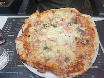Pizza du Pizzeria Chez Laurette à Baume-les-Dames - n°10