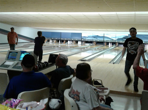 Bowling Alley «Colonial Lanes Bowling The BOHO bar is on facebook», reviews and photos, 1849 Gardner Ln NW, Corydon, IN 47112, USA