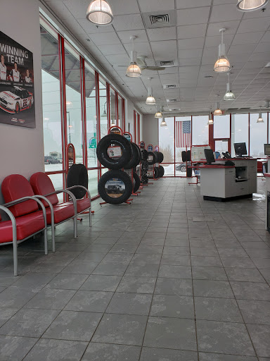 Tire Shop «Discount Tire Store - Brooklyn Park, MN», reviews and photos, 5901 96th Ln N, Brooklyn Park, MN 55445, USA