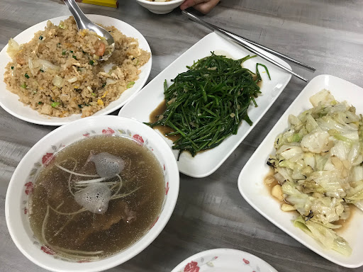 食為先台南牛肉湯、火燒蝦仁飯、炒飯、炒麵小吃店 的照片