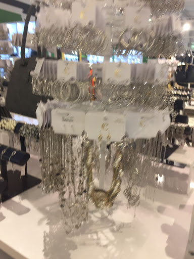 Fashion Accessories Store «Charming Charlie», reviews and photos, 1028 Old Country Rd, Garden City, NY 11530, USA