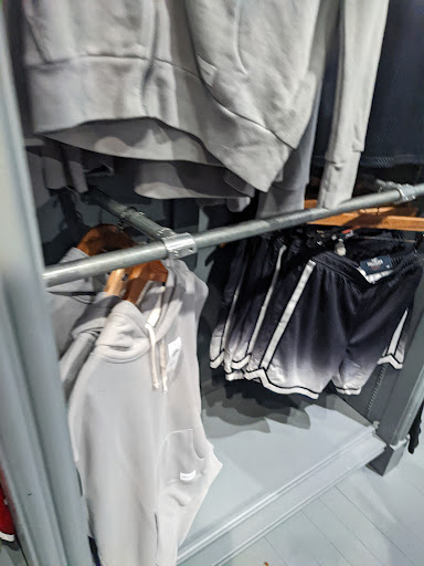 Clothing Store «Hollister Co.», reviews and photos, 9777 SW Washington Square Rd, Tigard, OR 97223, USA