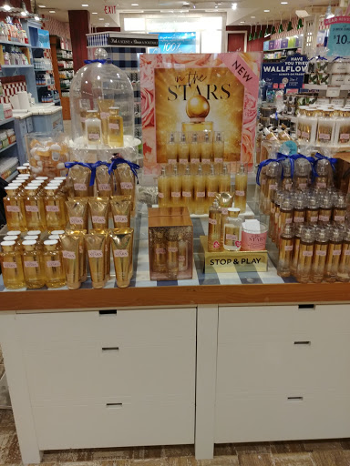 Beauty Supply Store «Bath & Body Works», reviews and photos, 6036 Sunrise Mall Rd, Citrus Heights, CA 95610, USA