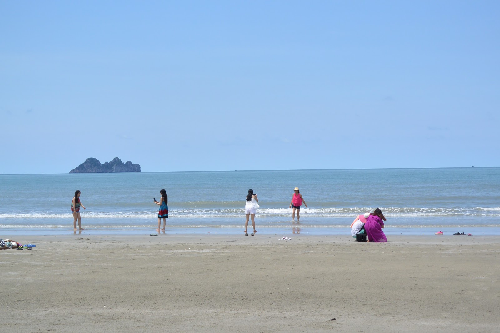 Valokuva Ngoc Vung Beachista. - suosittu paikka rentoutumisen tuntijoille