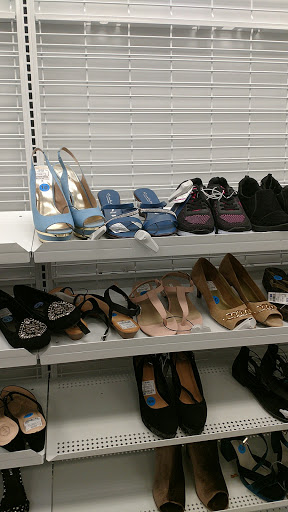 Clothing Store «Ross Dress for Less», reviews and photos, 835 Cortez Rd W, Bradenton, FL 34207, USA