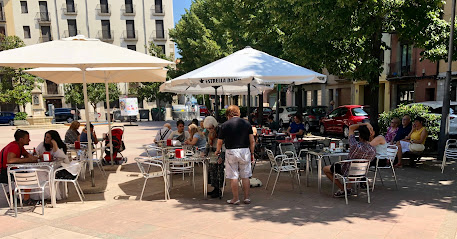 Bar Restaurant El 33 - Plaça dels Sants Màrtirs, 26, 08500 Vic, Barcelona, Spain