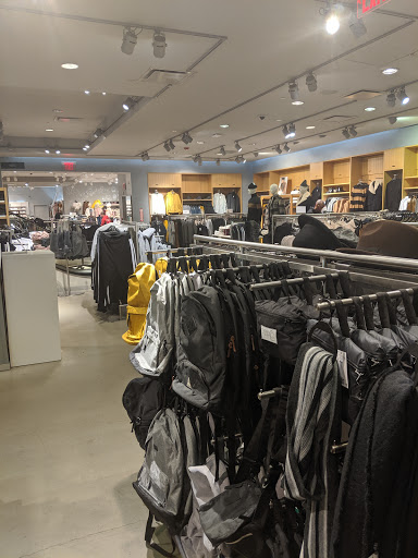 Outlet Store «Express Factory Outlet», reviews and photos, 490 Fulton St, Brooklyn, NY 11201, USA