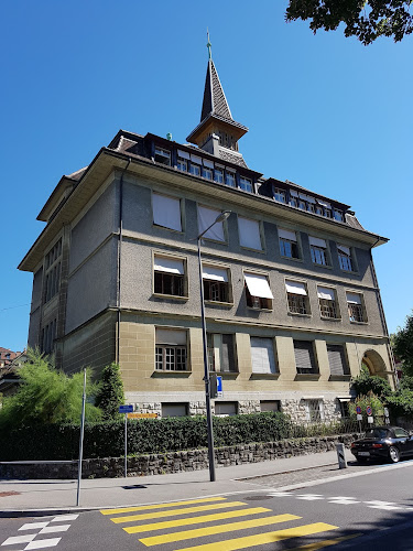 Rezensionen über Montriond in Lausanne - Schule