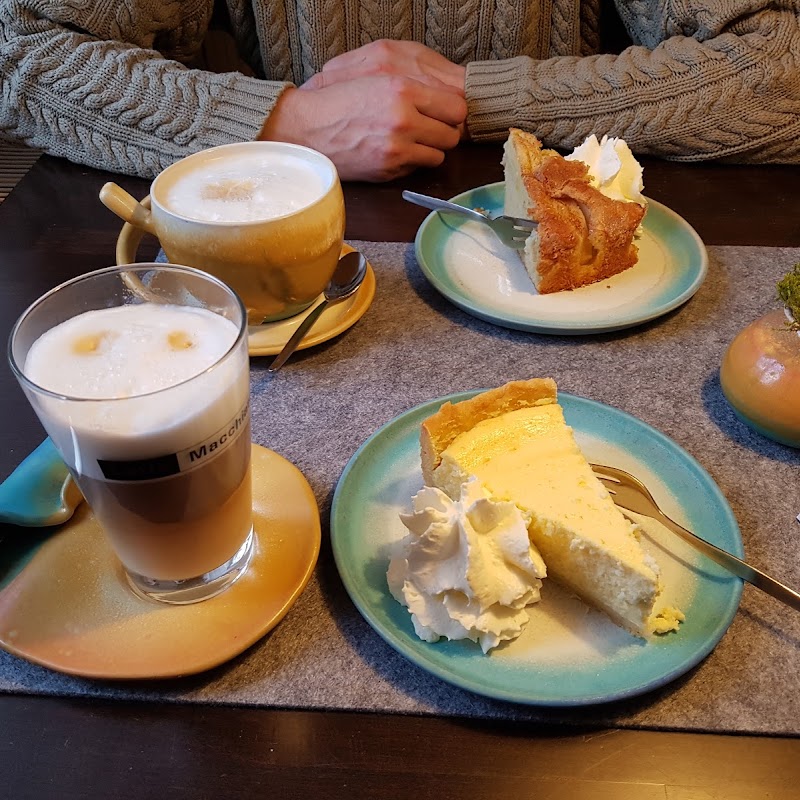 Ulla's Traumcafé by Ivonne List