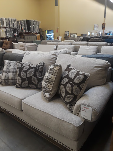 Furniture Store «Ashley Furniture HomeStore», reviews and photos, 14810 North Freeway #100, Houston, TX 77090, USA