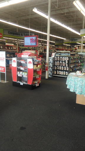 Office Supply Store «Staples», reviews and photos, 35 Talcottville Rd, Vernon, CT 06066, USA