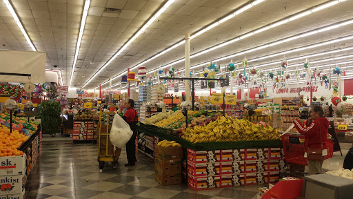 Grocery Store «Fiesta Mart», reviews and photos, 611 W Jefferson Blvd, Dallas, TX 75208, USA