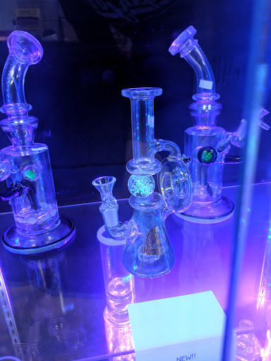 Tobacco Shop «Vape City Smoke Shop», reviews and photos, 306 Winthrop St, Taunton, MA 02780, USA