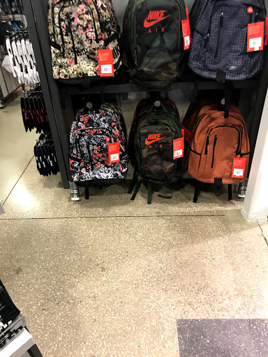 Sporting Goods Store «Nike Factory Store», reviews and photos, 5195 Factory Shops Blvd, Ellenton, FL 34222, USA