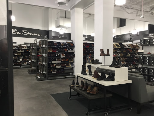 Department Store «Saks OFF 5TH», reviews and photos, 1675 Rockville Pike, Rockville, MD 20852, USA