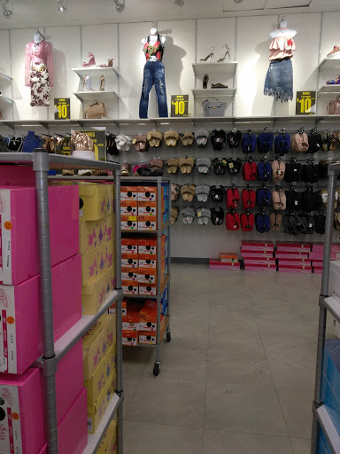 Shopping Mall «Central Shopping Plaza», reviews and photos, 3825 NW 7th St, Miami, FL 33126, USA