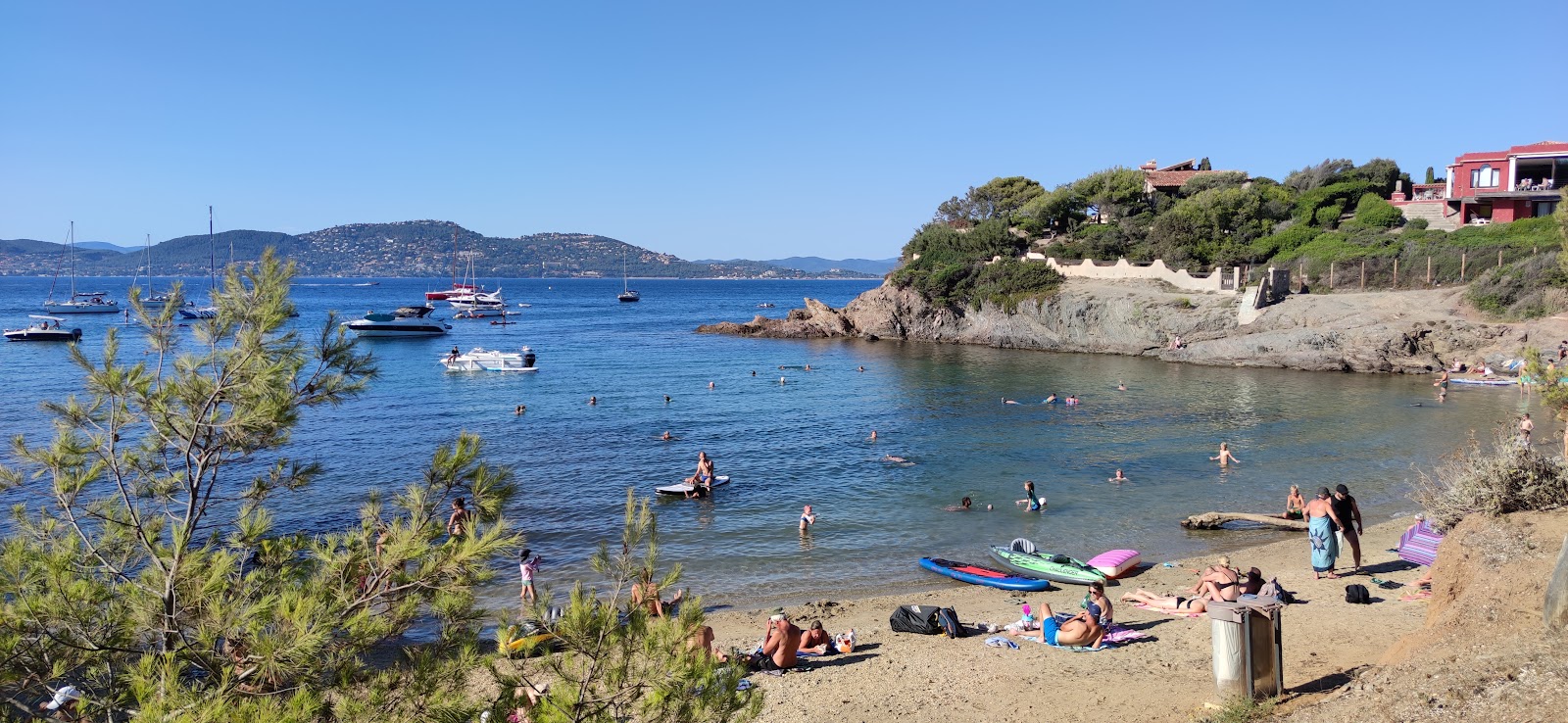 Foto von Calanque du Four a Chaux mit beiger sand Oberfläche