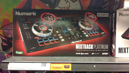 Shopping Mall «Drew 19 Shopping Center», reviews and photos, 21311 US Hwy 19 N, Clearwater, FL 33765, USA